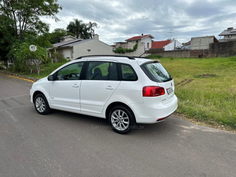 SPACEFOX 1.6 MI TREND 8V FLEX 4P MANUAL - 2013 - CAMPO BOM