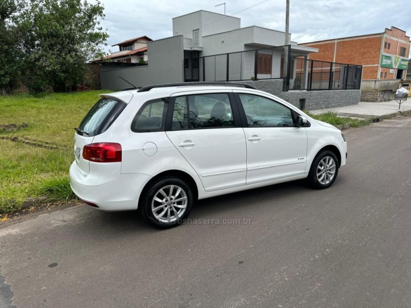 SPACEFOX 1.6 MI TREND 8V FLEX 4P MANUAL - 2013 - CAMPO BOM