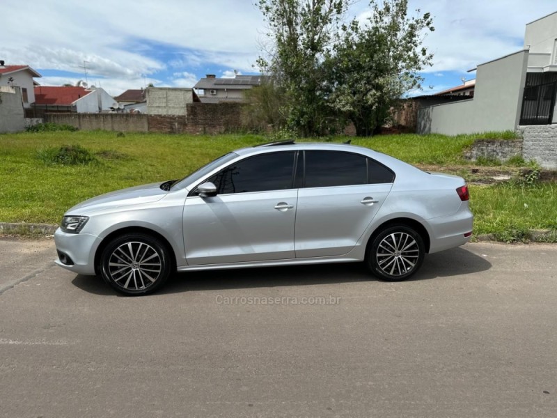 JETTA 2.0 TSI HIGHLINE 211CV GASOLINA 4P TIPTRONIC - 2014 - CAMPO BOM