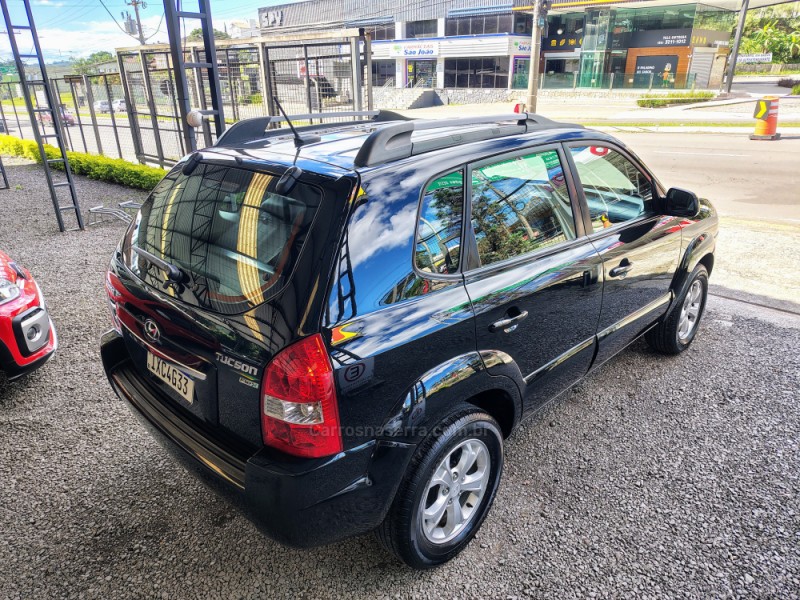 TUCSON 2.0 MPFI GLS TOP 16V 143CV 2WD FLEX 4P AUTOMÁTICO - 2016 - CAXIAS DO SUL