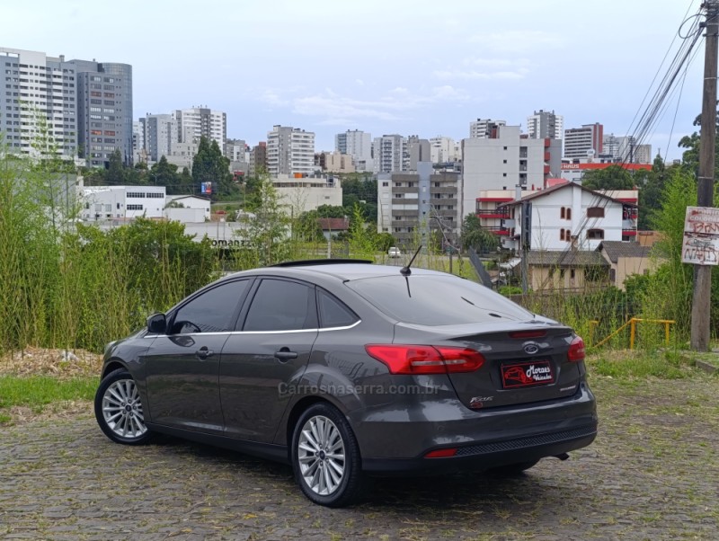 FOCUS 2.0 TITANIUM PLUS SEDAN 16V FLEX 4P AUTOMÁTICO - 2018 - CAXIAS DO SUL