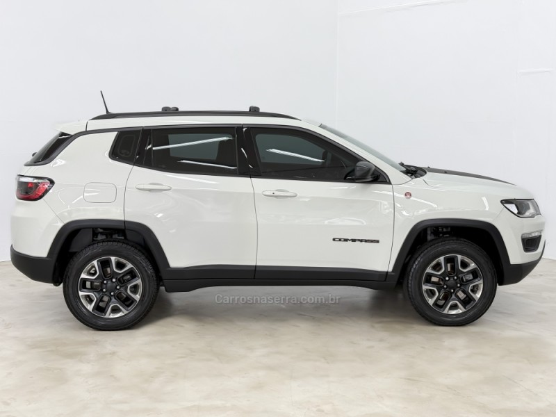 COMPASS 2.0 TRAILHAWK TD350 TURBO DIESEL 4X4 4P AUTOMÁTICO - 2017 - CAXIAS DO SUL