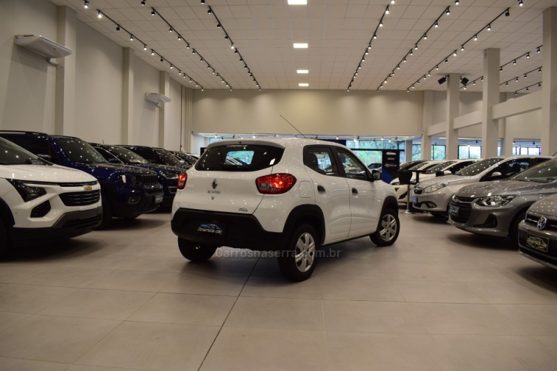 KWID 1.0 12V SCE FLEX ZEN MANUAL - 2022 - VENâNCIO AIRES