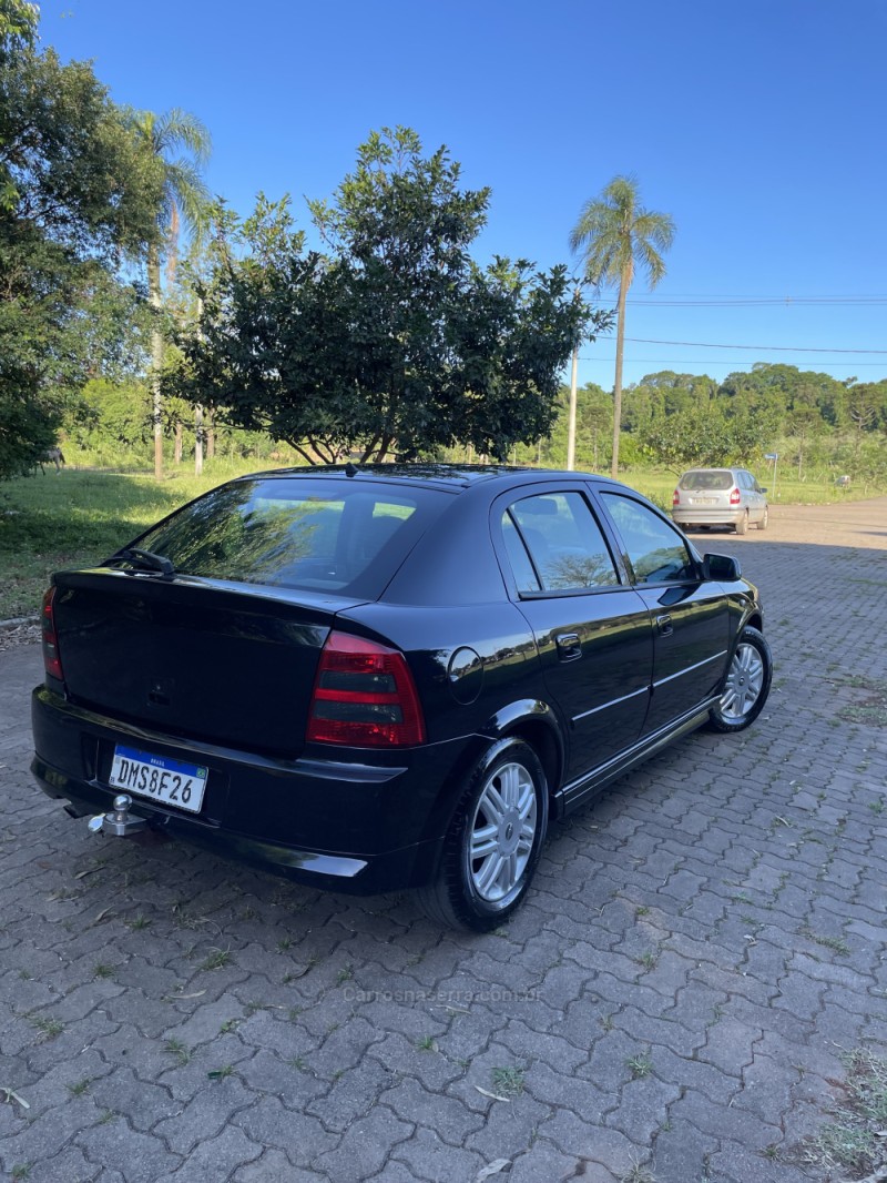 ASTRA 2.0 MPFI CD 8V GASOLINA 4P MANUAL - 2004 - ARROIO DO MEIO