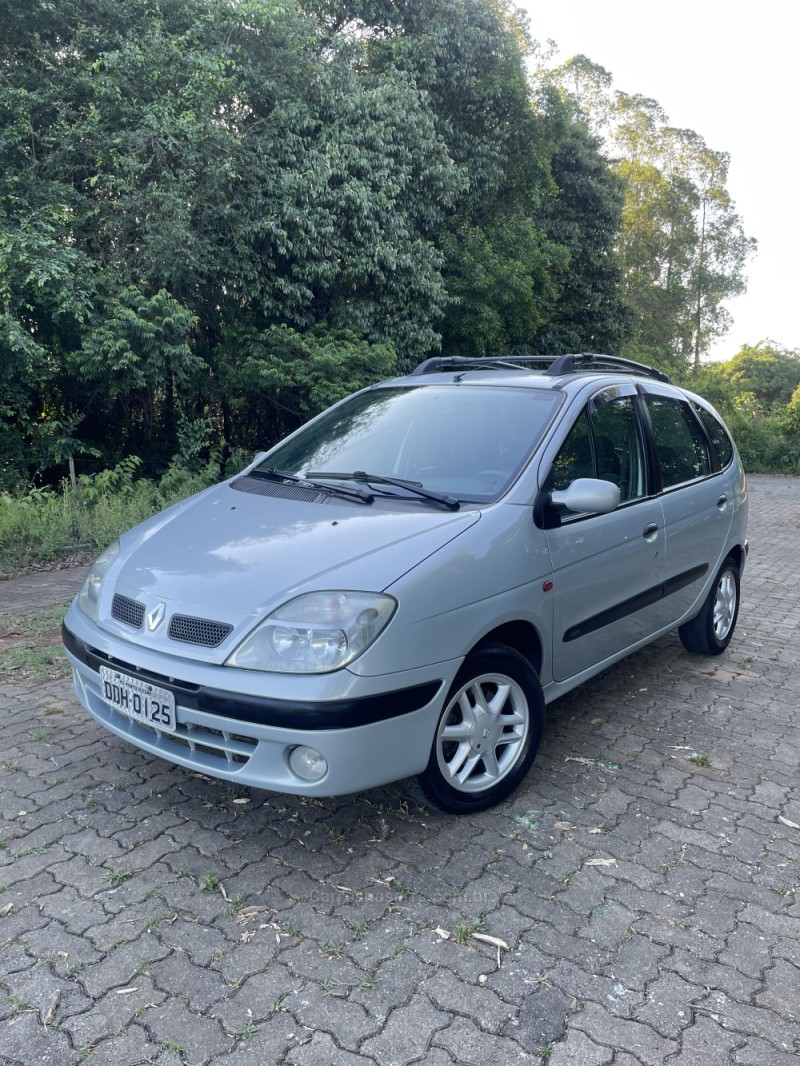 SCÉNIC 1.6 PRIVILEGÈ 16V FLEX 4P MANUAL - 2002 - ARROIO DO MEIO