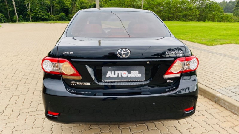 COROLLA 2.0 XEI 16V FLEX 4P AUTOMÁTICO - 2013 - DOIS IRMãOS