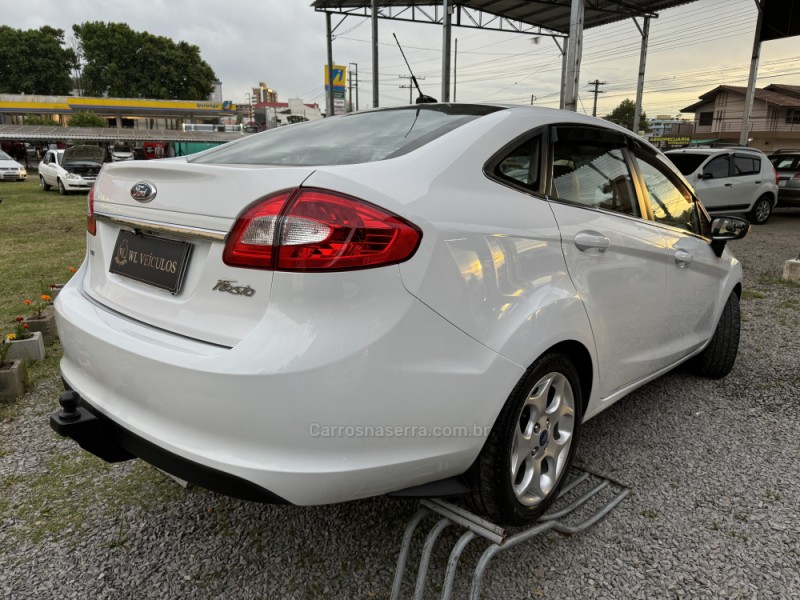 FIESTA 1.6 SE SEDAN 16V FLEX 4P MANUAL - 2013 - CAXIAS DO SUL