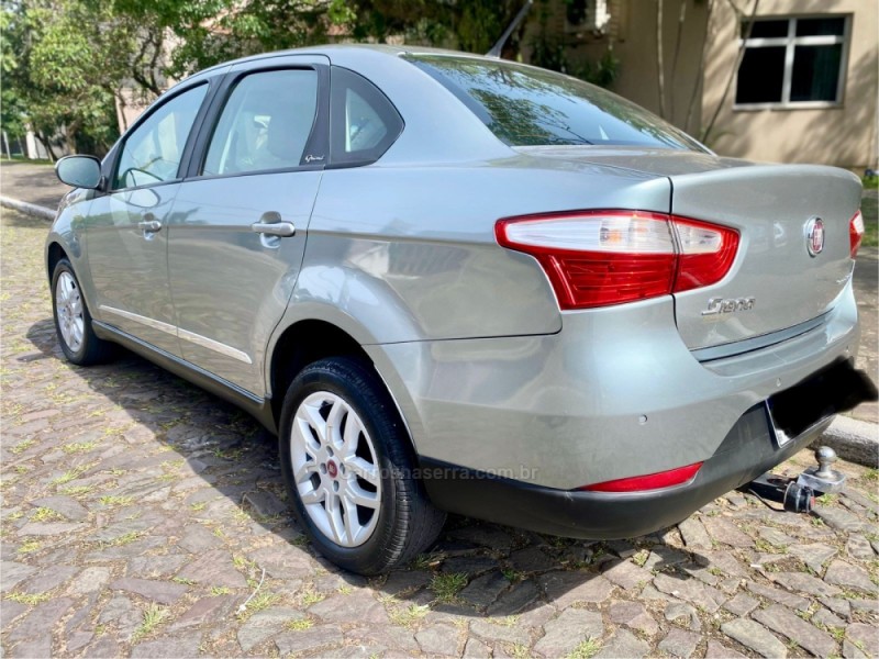 GRAND SIENA 1.6 MPI ESSENCE 16V FLEX 4P AUTOMATIZADO - 2015 - SAPIRANGA