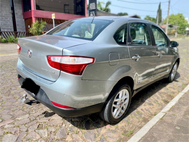 GRAND SIENA 1.6 MPI ESSENCE 16V FLEX 4P AUTOMATIZADO - 2015 - SAPIRANGA