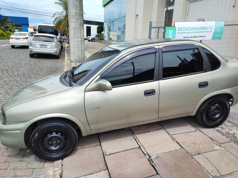 CORSA 1.0 MPFI CLASSIC SEDAN LIFE 8V FLEX 4P MANUAL - 2009 - FARROUPILHA