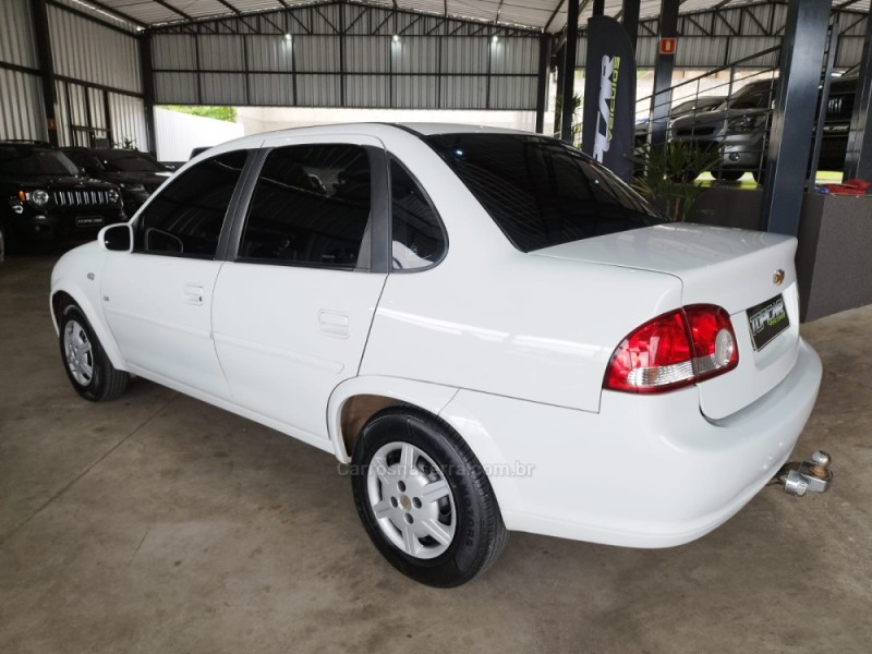 CLASSIC 1.0 MPFI LS 8V GASOLINA 4P MANUAL - 2011 - CAMPO BOM