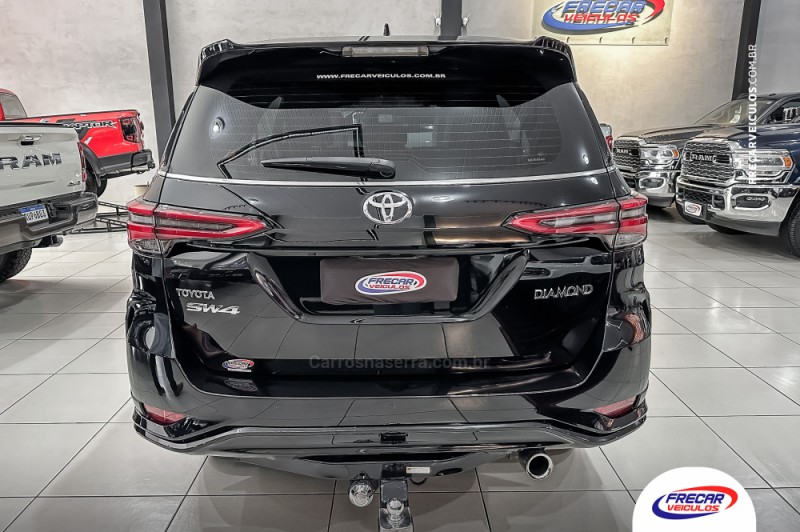 HILUX SW4 2.8 SRX 4X4 DIAMOND 16V TURBO DIESEL 4P 7 LUGARES AUTOMÁTICO - 2022 - SARANDI