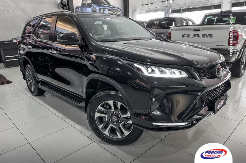 HILUX SW4 2.8 SRX 4X4 DIAMOND 16V TURBO DIESEL 4P 7 LUGARES AUTOMÁTICO - 2022 - SARANDI