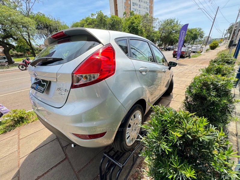 FIESTA 1.6 SE HATCH 16V FLEX 4P MANUAL - 2017 - LAGOA VERMELHA