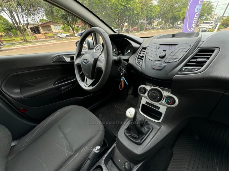 FIESTA 1.6 SE HATCH 16V FLEX 4P MANUAL - 2017 - LAGOA VERMELHA