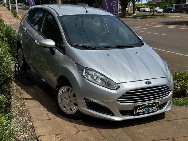 FIESTA 1.6 SE HATCH 16V FLEX 4P MANUAL - 2017 - LAGOA VERMELHA