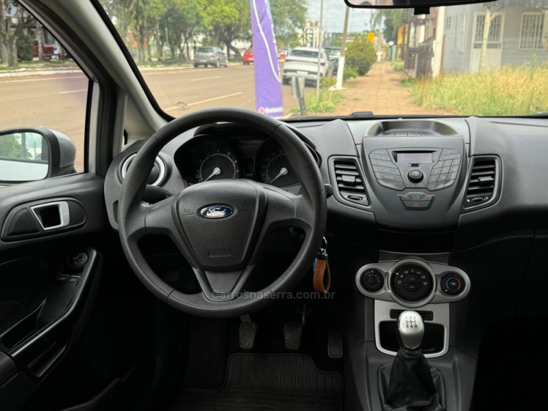 FIESTA 1.6 SE HATCH 16V FLEX 4P MANUAL - 2017 - LAGOA VERMELHA