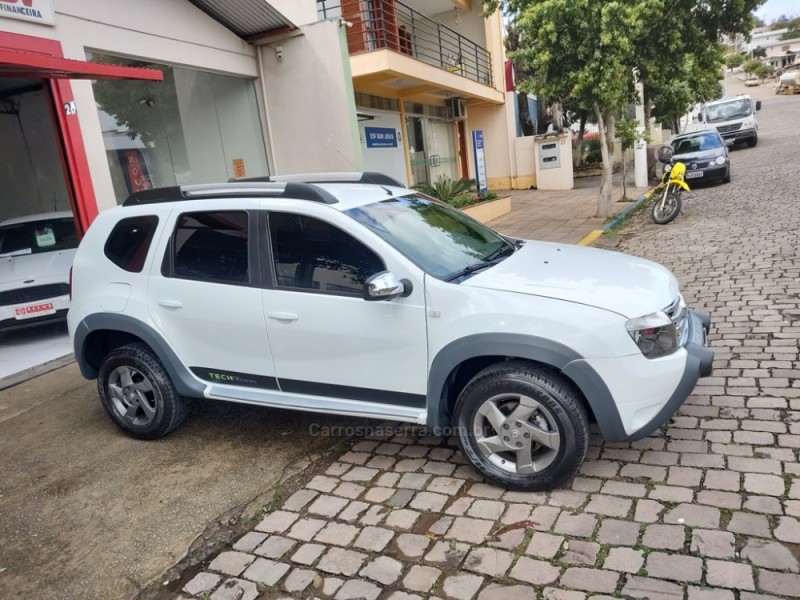 DUSTER 2.0 TECH ROAD 4X2 16V FLEX 4P MANUAL - 2014 - GUAPORé