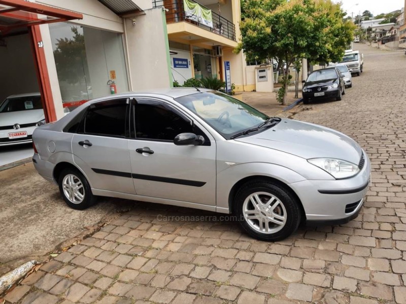 FOCUS 2.0 GHIA SEDAN 16V FLEX 4P MANUAL - 2008 - GUAPORé