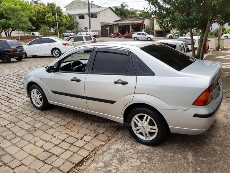 FOCUS 2.0 GHIA SEDAN 16V FLEX 4P MANUAL - 2008 - GUAPORé