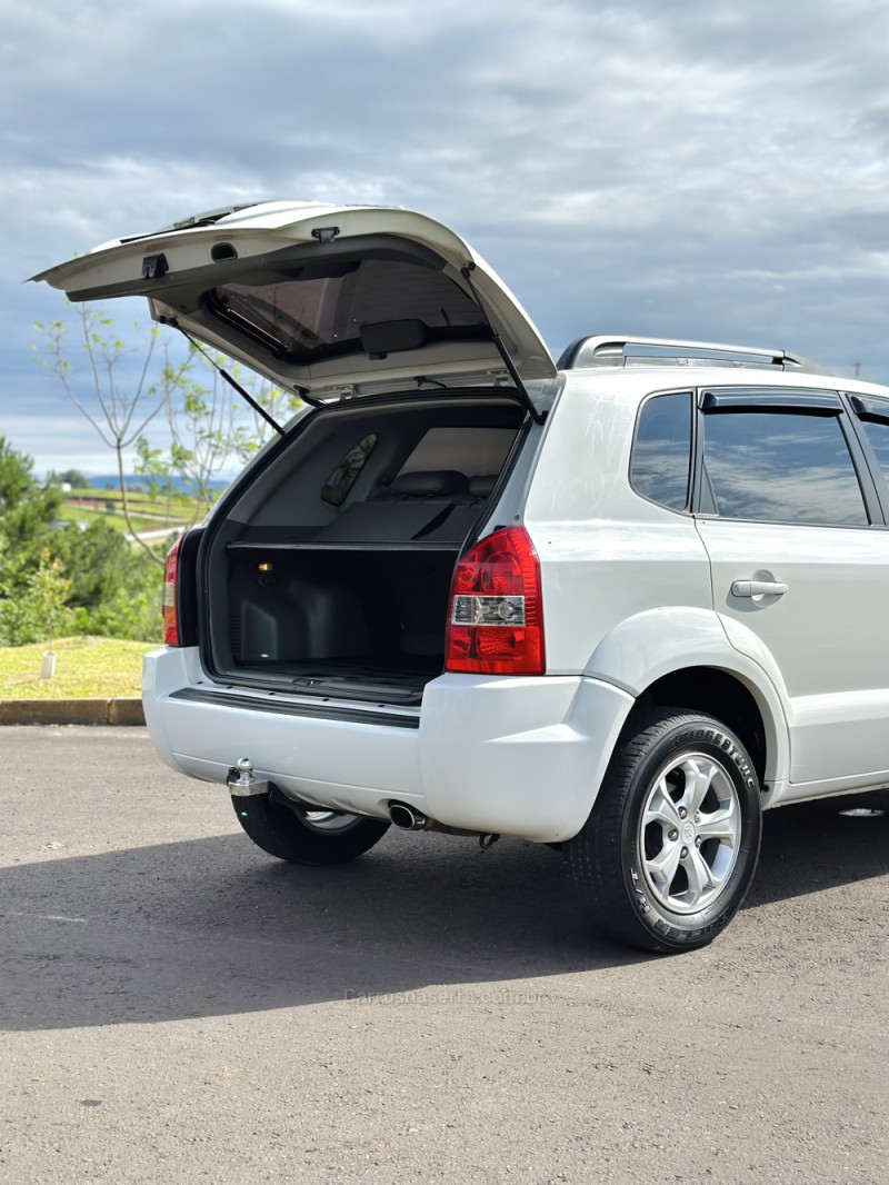 TUCSON 2.0 MPFI GLS TOP 16V 143CV 2WD FLEX 4P AUTOMÁTICO - 2016 - CAMPO BOM