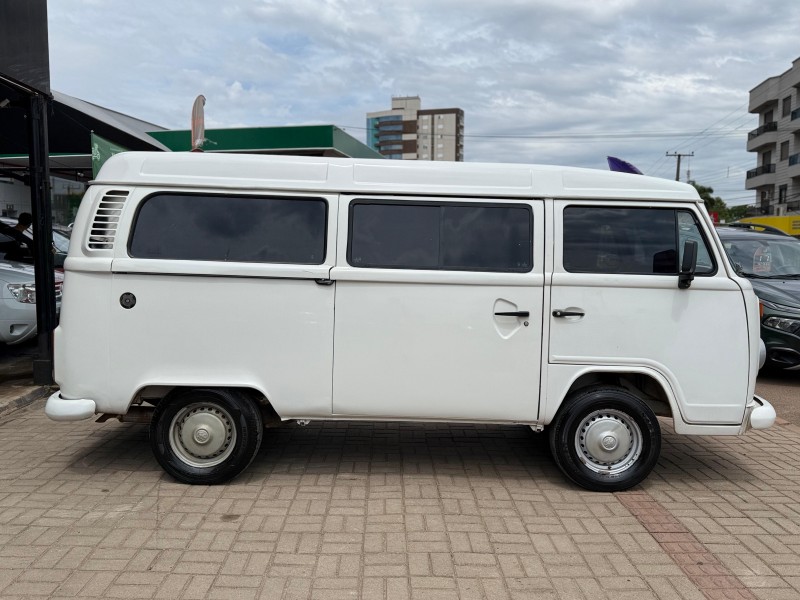 KOMBI 1.4 MI STD LOTAÇÃO 8V FLEX 3P MANUAL - 2011 - LAGOA VERMELHA