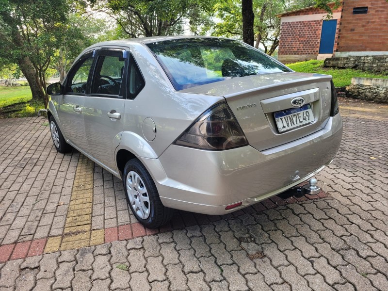 FIESTA 1.6 MPI 8V GASOLINA 4P MANUAL - 2014 - VENâNCIO AIRES