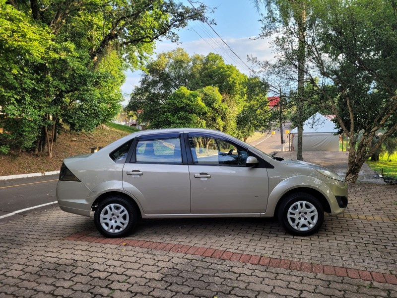 FIESTA 1.6 MPI 8V GASOLINA 4P MANUAL - 2014 - VENâNCIO AIRES