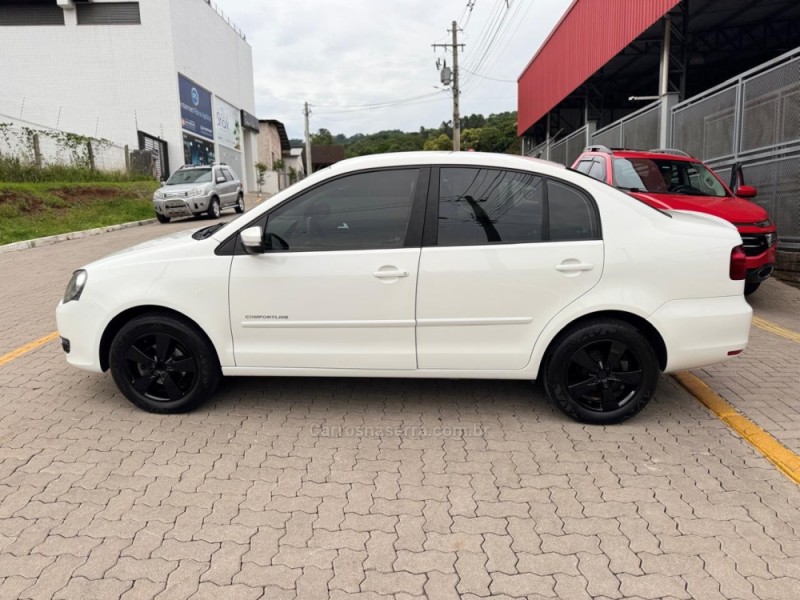 polo sedan 1.6 mi comfortline 8v flex 4p automatizado 2014 feliz