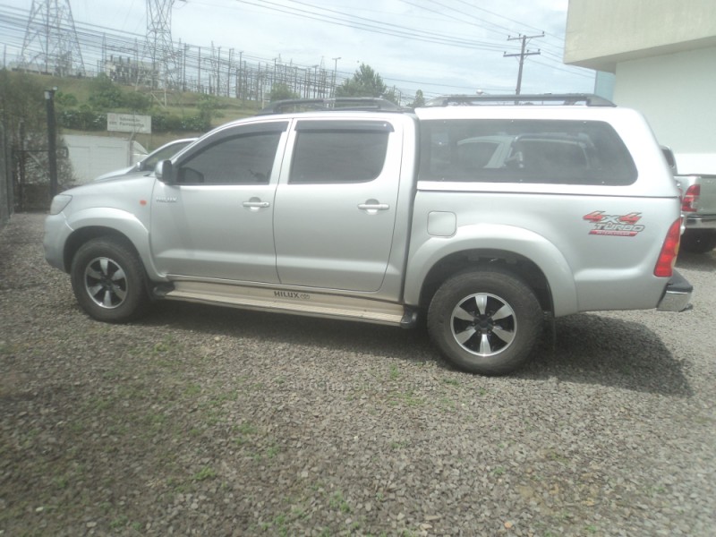 HILUX 2.5 4X4 CD 16V TURBO DIESEL 4P MANUAL - 2012 - FARROUPILHA