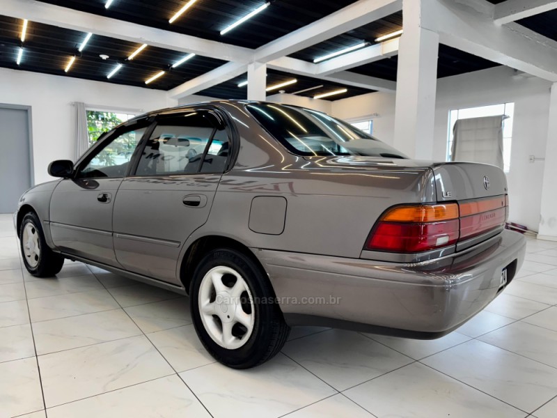 COROLLA 1.8 LE 16V GASOLINA 4P MANUAL - 1995 - BOM RETIRO DO SUL