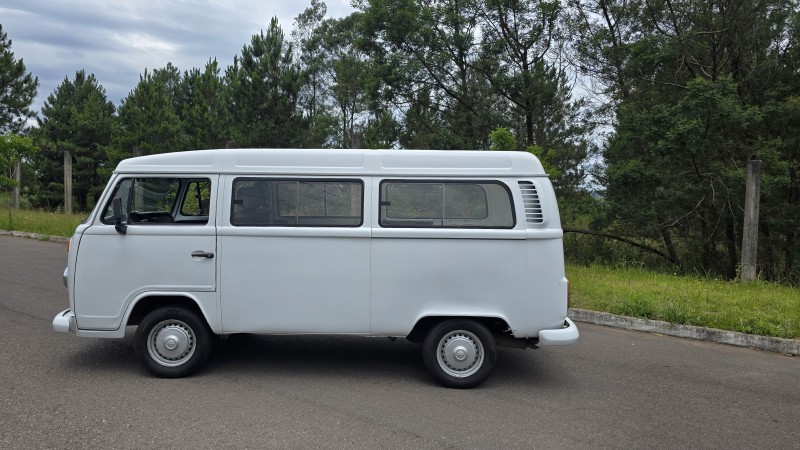 KOMBI 1.6 MI STD ESCOLAR 8V GASOLINA 3P MANUAL - 2003 - BENTO GONçALVES