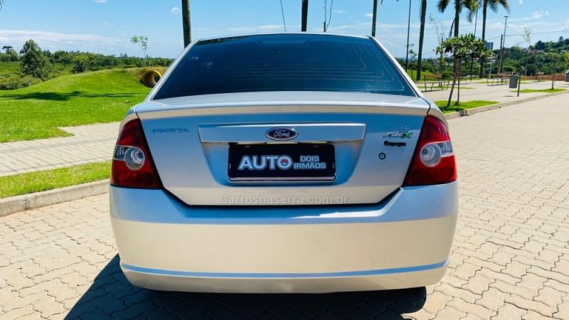 FIESTA 1.6 MPI SEDAN 8V FLEX 4P MANUAL - 2008 - DOIS IRMãOS