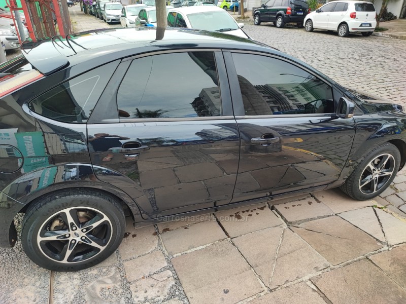 FOCUS 1.6 GLX 8V FLEX 4P MANUAL - 2010 - FARROUPILHA