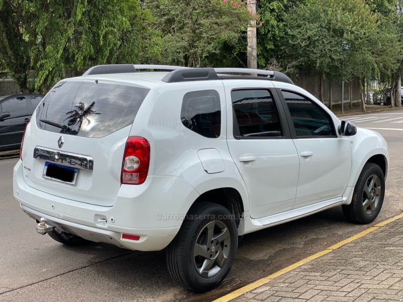 DUSTER 1.6 DYNAMIQUE 4X2 16V FLEX 4P MANUAL - 2014 - PAROBé