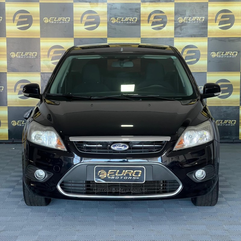 FOCUS 1.6 8V FLEX 4P MANUAL - 2012 - PORTãO