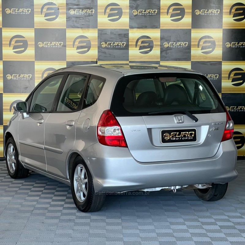 FIT 1.4 DX 16V FLEX 4P MANUAL - 2007 - PORTãO