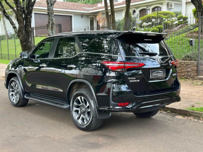 HILUX SW4 2.8 SRX 4X4 DIAMOND 16V TURBO DIESEL 4P 7 LUGARES AUTOMÁTICO - 2023 - ERECHIM