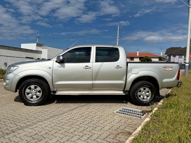 HILUX 3.0 8V SRV 4X4 CD TURBO DIESEL 4P MANUAL - 2007 - LAGOA VERMELHA