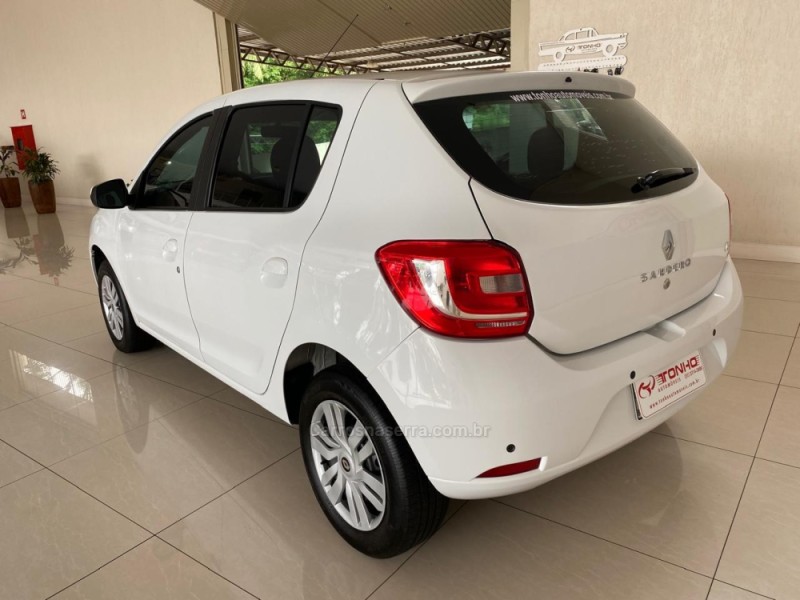 SANDERO 1.6 EXPRESSION 16V FLEX 4P MANUAL - 2017 - LAJEADO