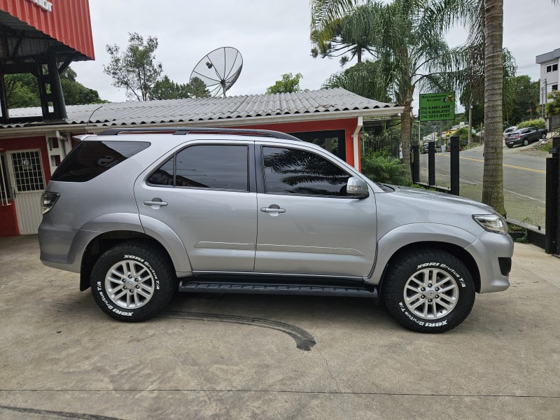 HILUX SW4 2.7 SR 4X2 16V FLEX 4P AUTOMÁTICO - 2015 - CAXIAS DO SUL