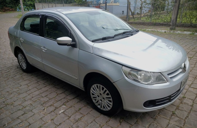 VOYAGE 1.0 MI 8V FLEX 4P MANUAL - 2011 - FARROUPILHA