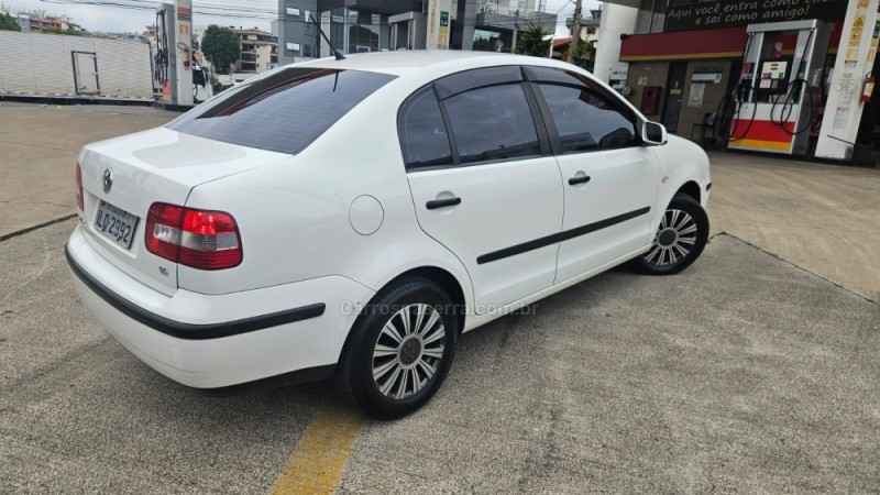 POLO SEDAN 1.6 8V GASOLINA 4P MANUAL - 2004 - CAXIAS DO SUL