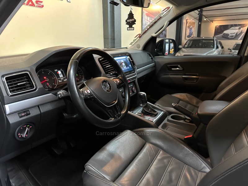 AMAROK 3.0 V6 TDI HIGHLINE CD DIESEL 4MOTION AUTOMÁTICO - 2019 - NOVO HAMBURGO