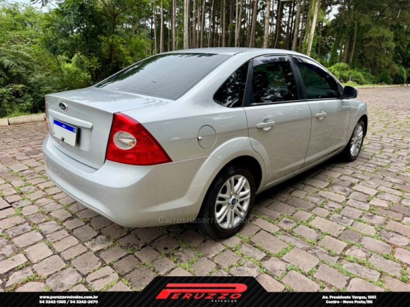 FOCUS 1.6 GLX SEDAN 16V FLEX 4P MANUAL - 2012 - NOVA PRATA