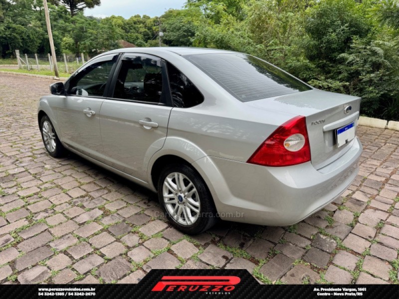 FOCUS 1.6 GLX SEDAN 16V FLEX 4P MANUAL - 2012 - NOVA PRATA