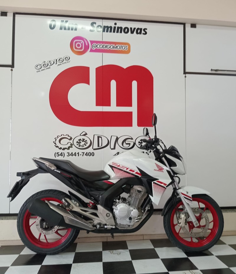 CB 250F TWISTER CBS - 2022 - VERANóPOLIS