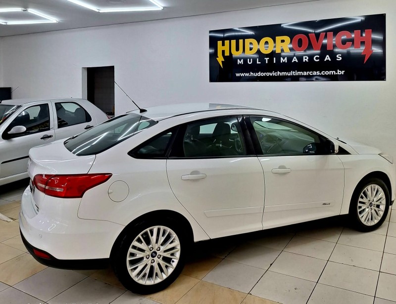 focus 2.0 se sedan 16v flex 4p automatico 2016 caxias do sul