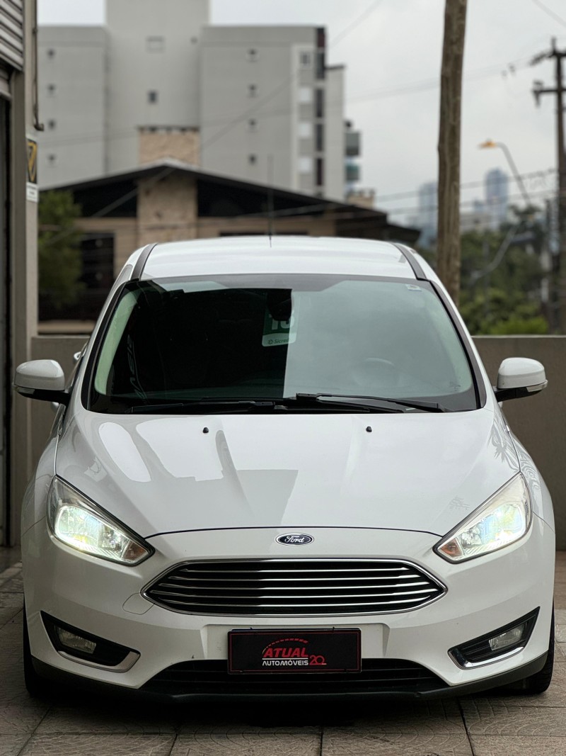 FOCUS 2.0 TITANIUM HATCH 16V FLEX 4P AUTOMÁTICO - 2016 - CAXIAS DO SUL