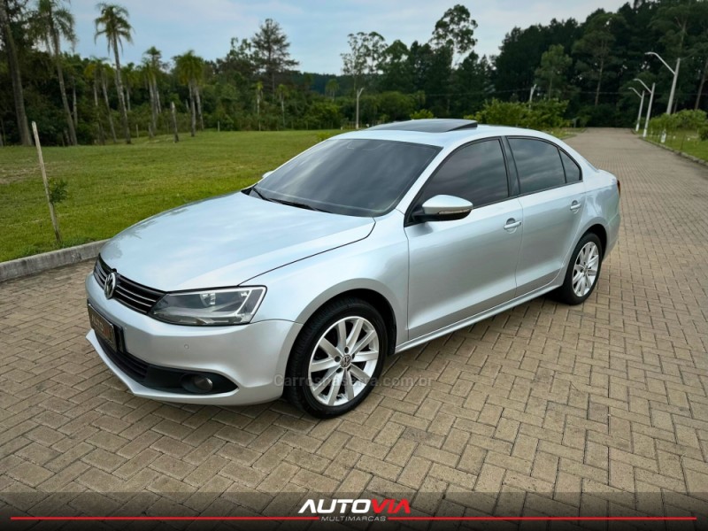 jetta 2.0 comfortline flex 4p tiptronic 2014 sapiranga